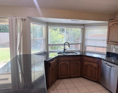 2104 Sunrise Trail - Photo Thumbnail 9