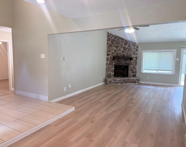 2104 Sunrise Trail - Photo Thumbnail 4