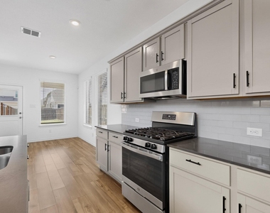 1309 Canuela Way - Photo Thumbnail 13