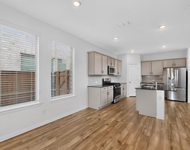 1309 Canuela Way - Photo Thumbnail 16