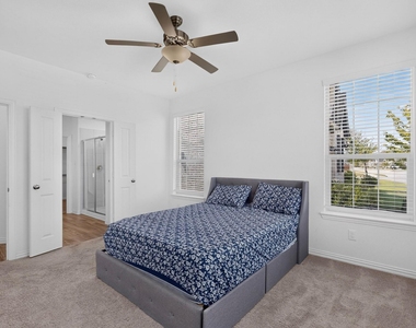 1309 Canuela Way - Photo Thumbnail 18
