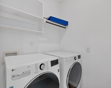1309 Canuela Way - Photo Thumbnail 35
