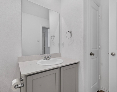 1309 Canuela Way - Photo Thumbnail 27