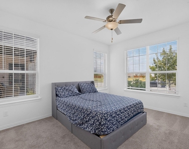 1309 Canuela Way - Photo Thumbnail 19