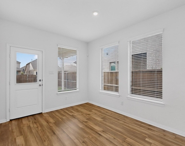 1309 Canuela Way - Photo Thumbnail 17