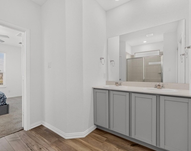 1309 Canuela Way - Photo Thumbnail 22