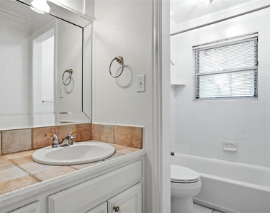1812 Kynette Drive - Photo Thumbnail 15
