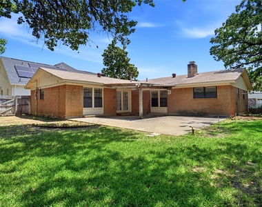 1812 Kynette Drive - Photo Thumbnail 18