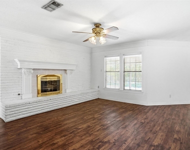 1812 Kynette Drive - Photo Thumbnail 2