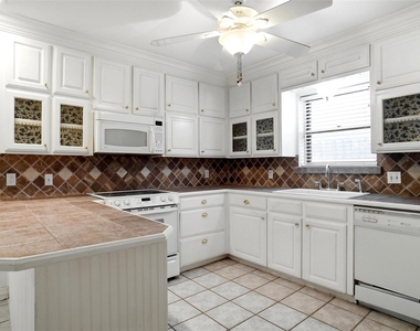 1812 Kynette Drive - Photo Thumbnail 7