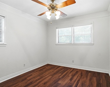1812 Kynette Drive - Photo Thumbnail 13