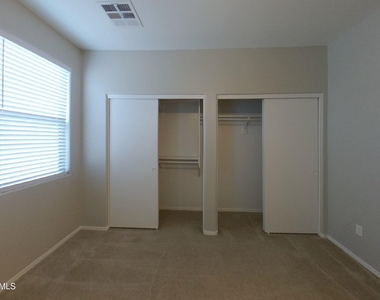 19296 N Costa Verdez Avenue - Photo Thumbnail 5