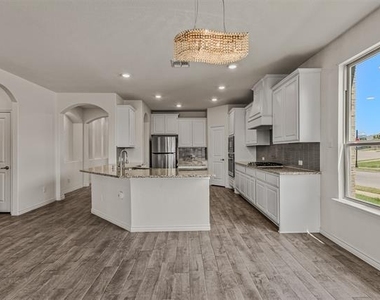 3109 Maverick Drive - Photo Thumbnail 8