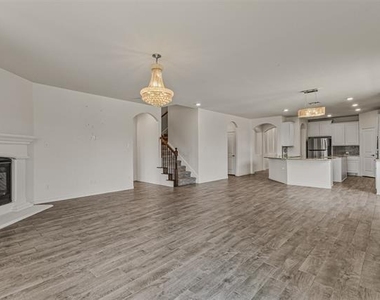 3109 Maverick Drive - Photo Thumbnail 7