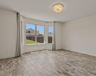 3109 Maverick Drive - Photo Thumbnail 3