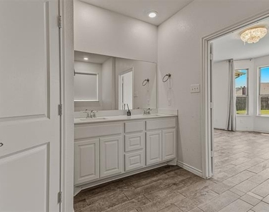 3109 Maverick Drive - Photo Thumbnail 13