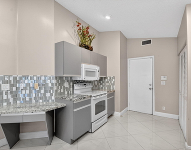 7891 Sailing Shores Terrace - Photo Thumbnail 9