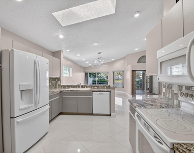 7891 Sailing Shores Terrace - Photo Thumbnail 10