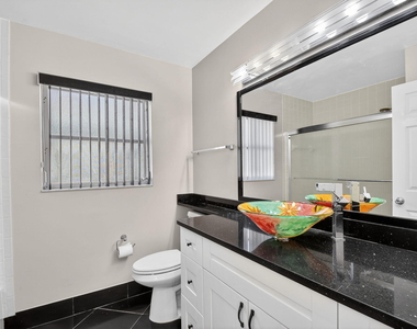 7891 Sailing Shores Terrace - Photo Thumbnail 21