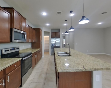 34953 N Open Range Drive - Photo Thumbnail 3