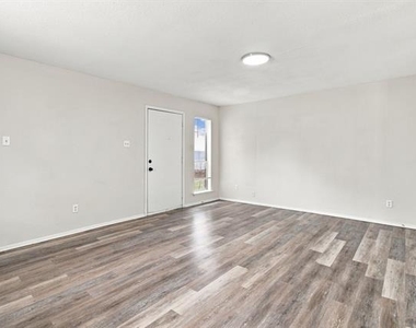 1833 Pelican Drive N - Photo Thumbnail 9