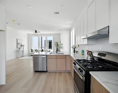312 N Lancaster Avenue - Photo Thumbnail 7
