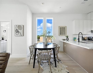 312 N Lancaster Avenue - Photo Thumbnail 9