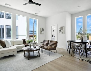 312 N Lancaster Avenue - Photo Thumbnail 13