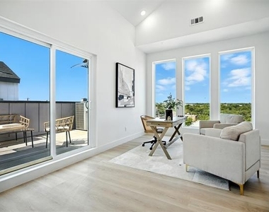 312 N Lancaster Avenue - Photo Thumbnail 22