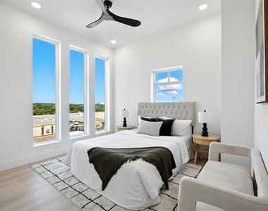 312 N Lancaster Avenue - Photo Thumbnail 19