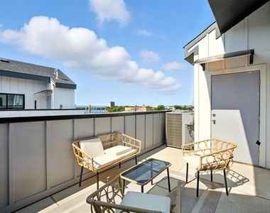312 N Lancaster Avenue - Photo Thumbnail 29