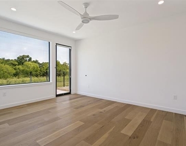 1111 Raiford Rd - Photo Thumbnail 4