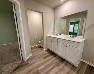 1637 Tin Roof Road - Photo Thumbnail 11