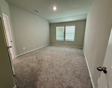 1637 Tin Roof Road - Photo Thumbnail 8