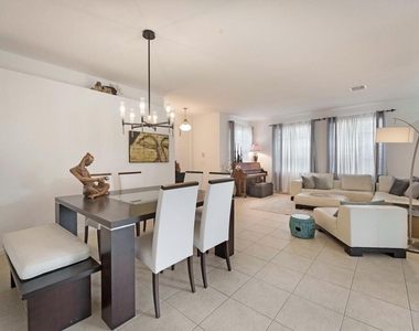 9061 Dupont Place - Photo Thumbnail 11