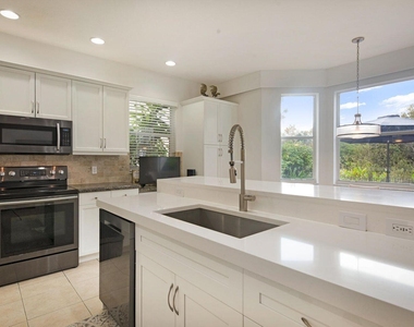 9061 Dupont Place - Photo Thumbnail 16