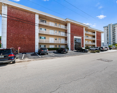 2841 Ne 33rd Court - Photo Thumbnail 3