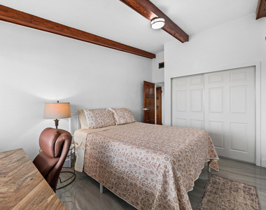 2841 Ne 33rd Court - Photo Thumbnail 15
