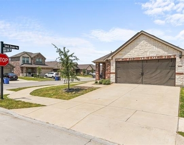 601 Nature Stroll Road - Photo Thumbnail 15