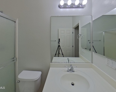 42542 W Lucera Court - Photo Thumbnail 12