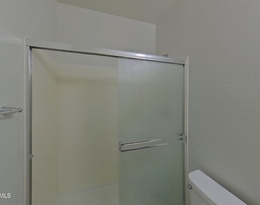 42542 W Lucera Court - Photo Thumbnail 13