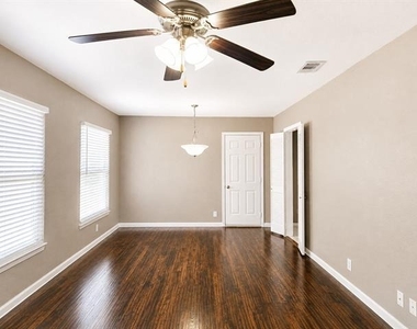 10518 Galena Street - Photo Thumbnail 8