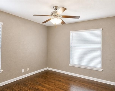 10518 Galena Street - Photo Thumbnail 12