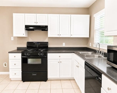 10518 Galena Street - Photo Thumbnail 3