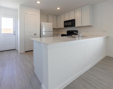 313 Thresher Lane - Photo Thumbnail 2
