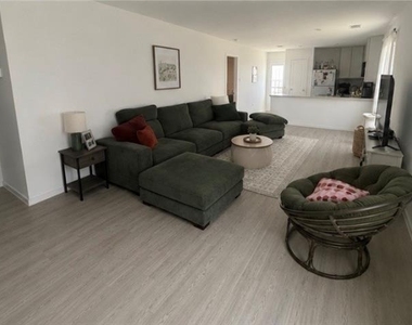 313 Thresher Lane - Photo Thumbnail 6
