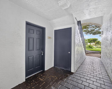 4151 N Haverhill Road - Photo Thumbnail 8