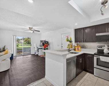 4151 N Haverhill Road - Photo Thumbnail 12