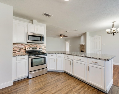 8028 Texridge Drive - Photo Thumbnail 12