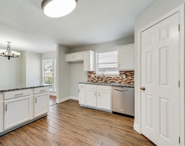 8028 Texridge Drive - Photo Thumbnail 10